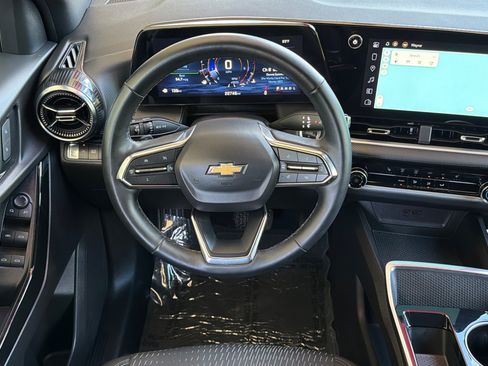 Used 2025 Chevrolet Equinox LT FWD image 14