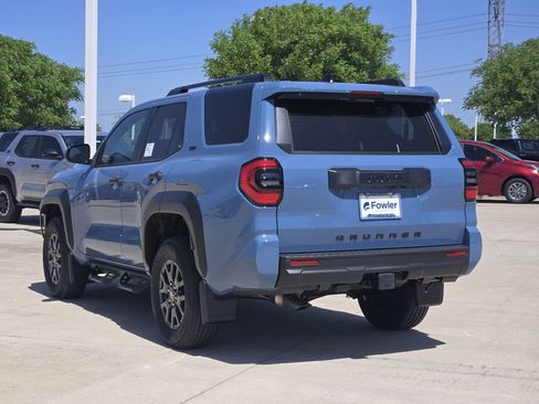New 2026 Toyota 4Runner SR5 AWD/4WD image 3