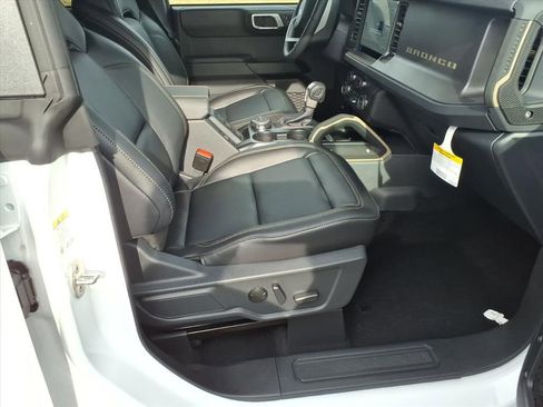 New 2025 Ford Bronco Badlands AWD/4WD image 9