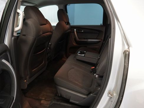 Used 2012 GMC Acadia SLE image 19
