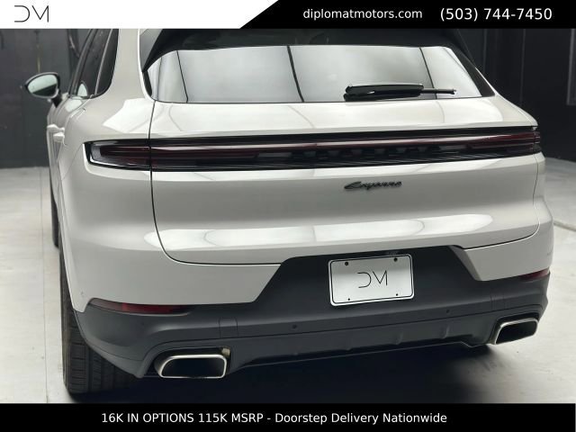 Used 2025 Porsche Cayenne E-Hybrid AWD/4WD image 16