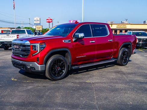 Used 2023 GMC Sierra 1500 SLT w/ SLT Premium Plus Package AWD/4WD image 3