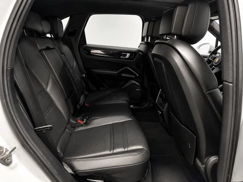Used 2019 Porsche Cayenne AWD/4WD image 23