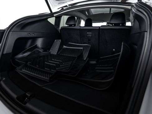 Used 2021 Tesla Model Y Long Range image 17