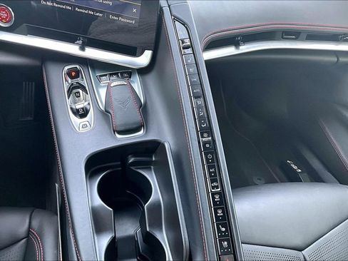 Used 2022 Chevrolet Corvette Stingray Premium Cpe w/ Z51 Performance Package RWD image 24