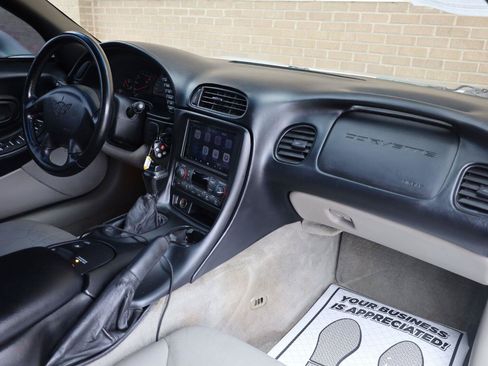 Used 2000 Chevrolet Corvette Coupe w/ Memory Pkg RWD image 28