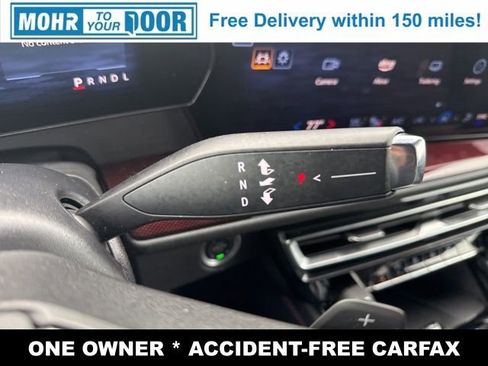 Used 2025 Chevrolet Traverse RS image 13