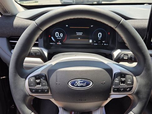 Used 2025 Ford Explorer Active RWD image 27