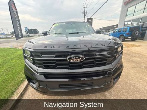 Used 2026 Ford Expedition Platinum w/ Stealth Appearance Package AWD/4WD image 4