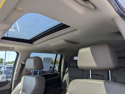 Certified 2020 Chevrolet Suburban LT AWD/4WD image 28