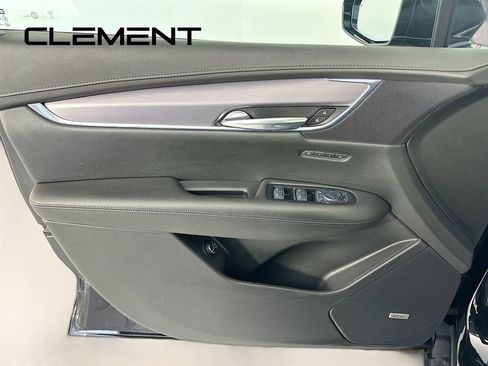 Used 2017 Cadillac XT5 Premium Luxury image 29