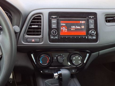 Used 2019 Honda HR-V LX image 15