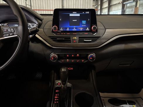 Used 2025 Nissan Altima 2.5 SV image 28