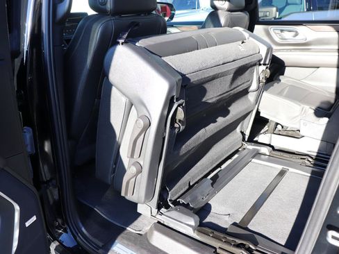 Used 2023 Chevrolet Suburban LT AWD/4WD image 27