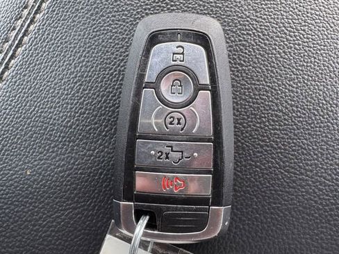 Used 2024 Ford F250 Lariat AWD/4WD image 30
