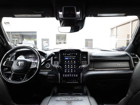 Used 2020 RAM 5500 4x4 Crew Cab image 14