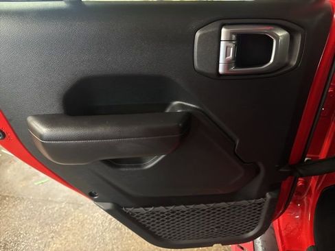 Used 2021 Jeep Wrangler Unlimited Sport image 20