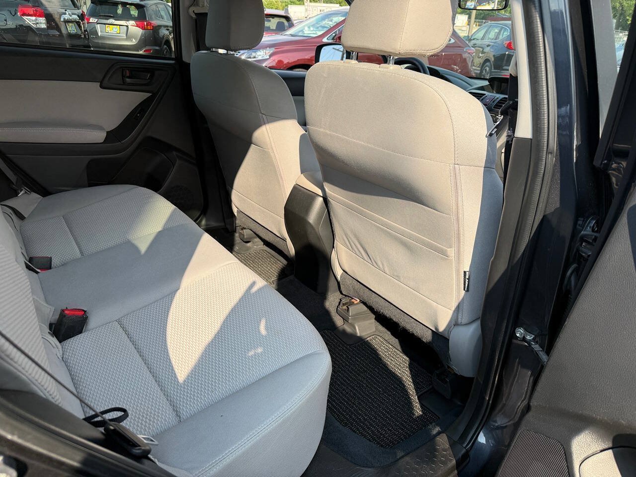 Used 2014 Subaru Forester 2.5i Premium w/ All-Weather Package AWD/4WD image 31