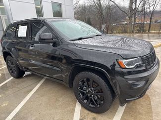 Used 2020 Jeep Grand Cherokee Altitude video 2