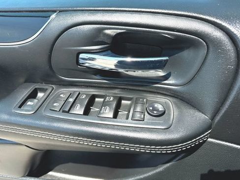 Used 2016 Dodge Grand Caravan SXT FWD image 21