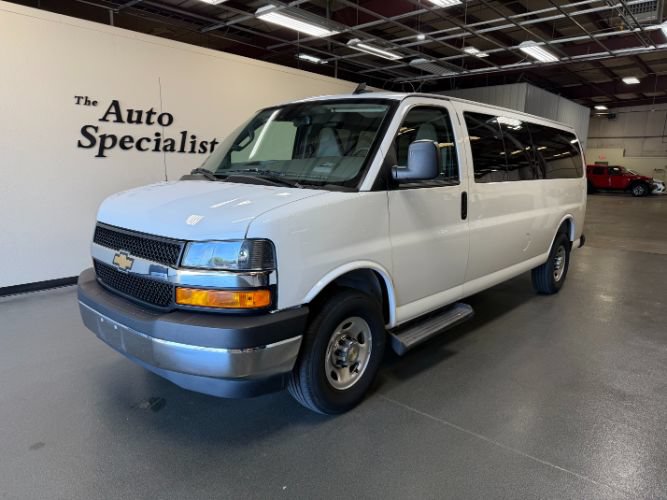 Used 2025 Chevrolet Express 3500 LT w/ LT Preferred Equipment Group RWD image 1