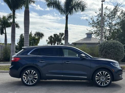 Used 2017 Lincoln MKX Reserve w/ Driver Assistance Package image 5