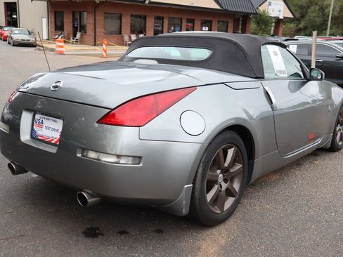 Used 2005 Nissan 350Z Touring image 6