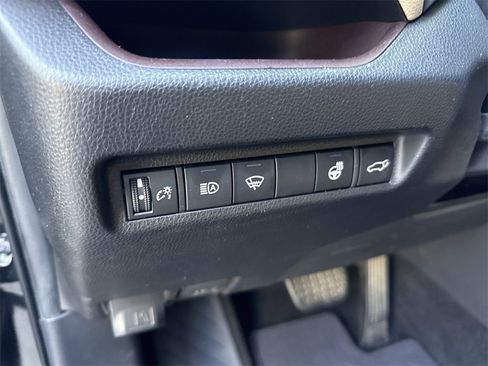 Used 2019 Toyota RAV4 Limited image 21