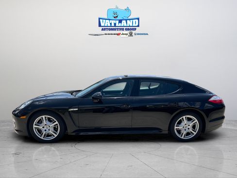 Used 2011 Porsche Panamera 4 AWD/4WD image 2