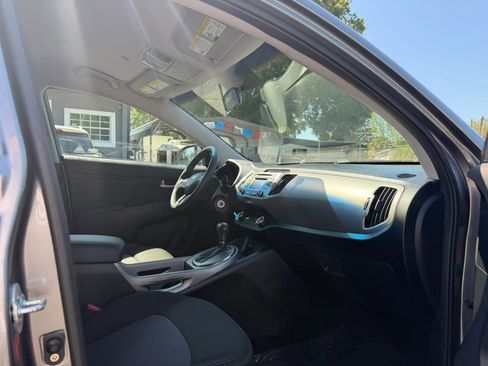 Used 2016 Kia Sportage LX w/ LX Popular Package image 10