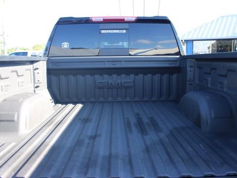 Used 2024 GMC Sierra 1500 SLT w/ SLT Premium Plus Package AWD/4WD image 10