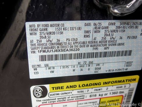 Used 2025 Ford Expedition Active AWD/4WD image 35