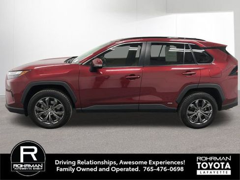 Used 2023 Toyota RAV4 XLE Premium image 3