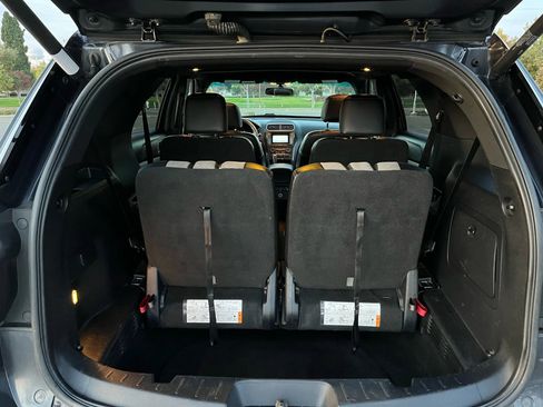 Used 2017 Ford Explorer XLT AWD/4WD image 23