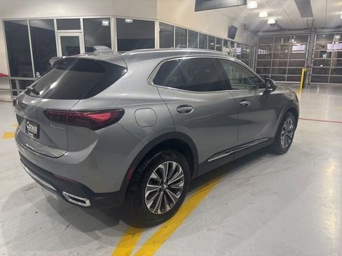 Used 2025 Buick Envision Preferred image 8