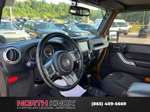 Used 2014 Jeep Wrangler Unlimited Rubicon AWD/4WD image 6