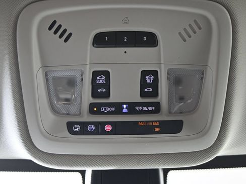 Used 2019 Chevrolet Traverse Premier w/ LPO, Blackout Package AWD/4WD image 34