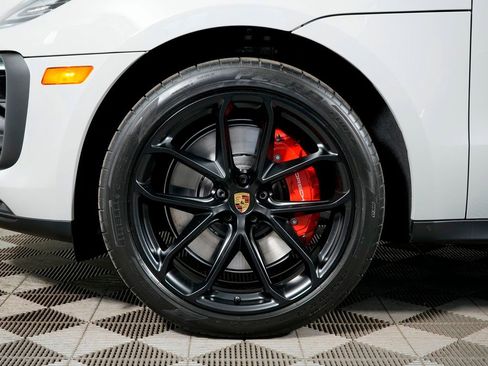 New 2026 Porsche Macan GTS image 40