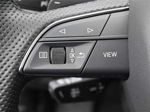 Used 2024 Audi Q5 e Premium Plus w/ Premium Plus Package image 18