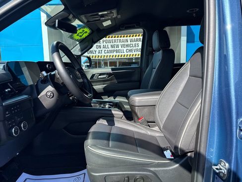 Used 2025 Chevrolet Suburban Premier AWD/4WD image 11