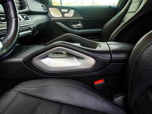 Used 2023 Mercedes-Benz GLS 580 4MATIC image 19