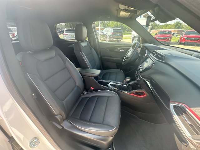 Used 2023 Chevrolet TrailBlazer RS w/ Convenience Package AWD/4WD image 38