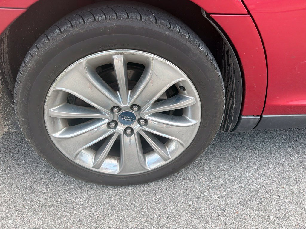 Used 2010 Ford Taurus Limited FWD image 13