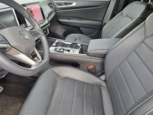 Used 2025 Volkswagen Atlas Cross Sport SEL R-Line image 19