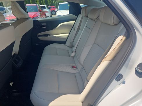 Used 2023 Toyota Crown AWD/4WD image 31