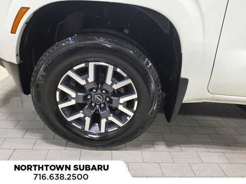 Used 2024 Nissan Frontier SL w/ Technology Package AWD/4WD image 22