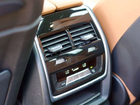 Used 2024 BMW X7 xDrive40i w/ M Sport Package image 43