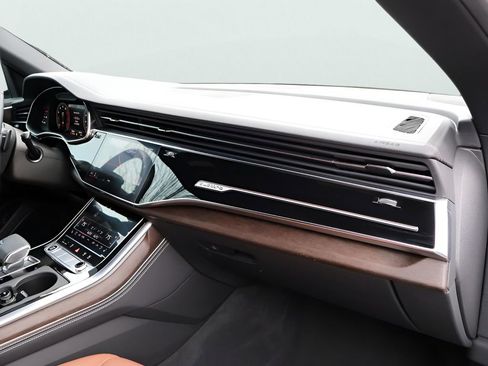 Used 2025 Audi Q8 Premium Plus image 12