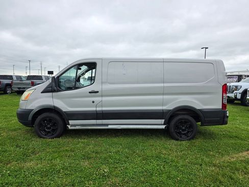 Used 2019 Ford Transit 250 130 Low Roof w/ Exterior Upgrade Package RWD image 4