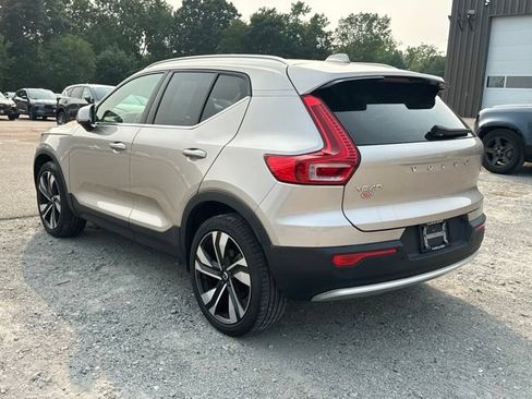 Used 2024 Volvo XC40 B5 Plus w/ Protection Package Premier AWD/4WD image 4